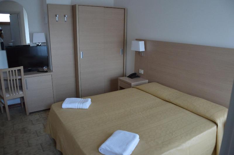 Hotel Caesar เปซาโร ภายนอก รูปภาพ
