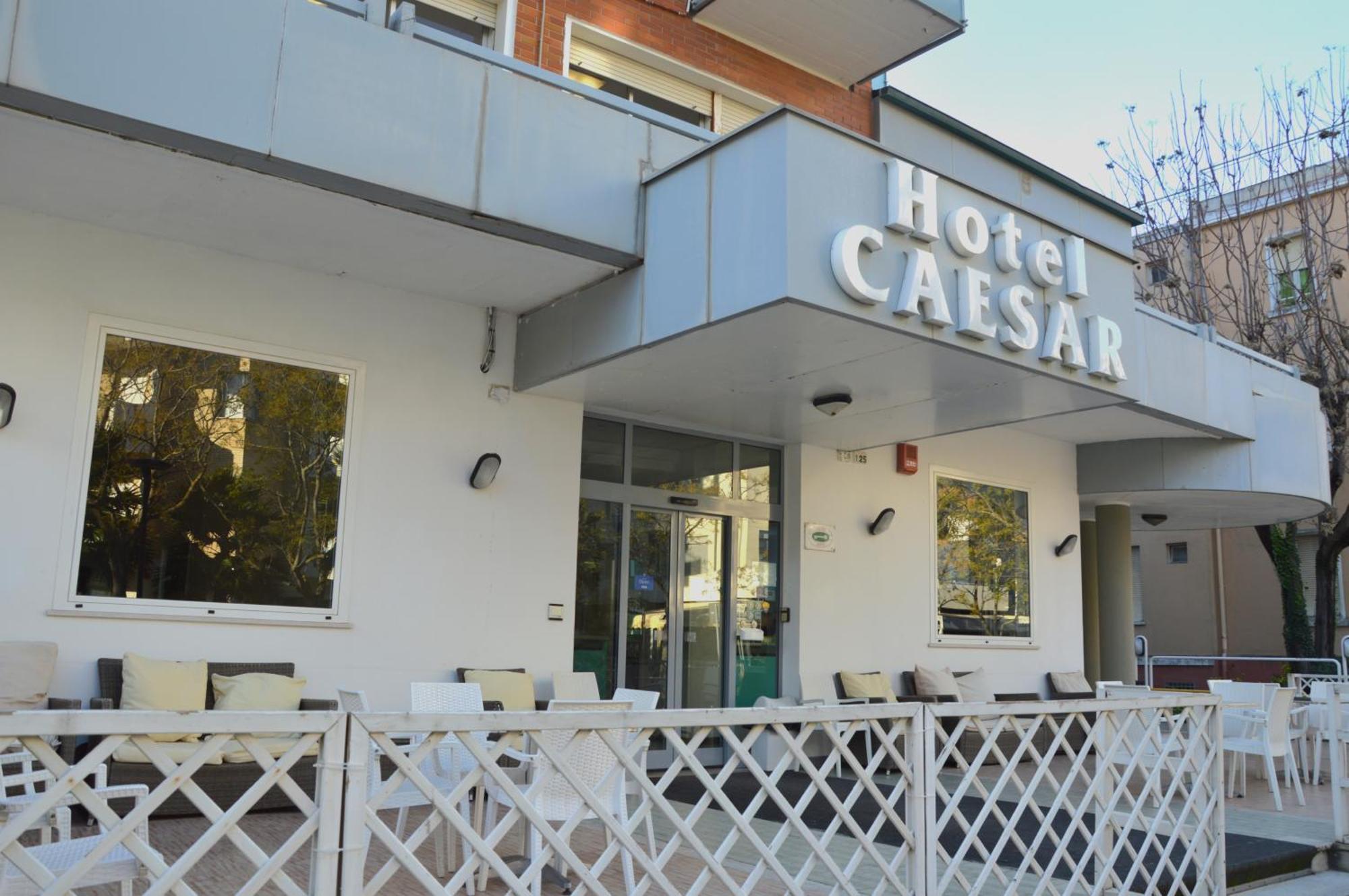 Hotel Caesar เปซาโร ภายนอก รูปภาพ
