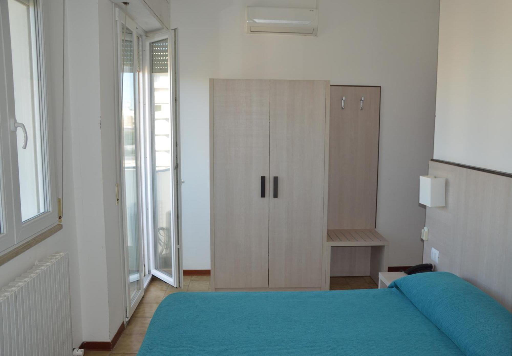 Hotel Caesar เปซาโร ภายนอก รูปภาพ