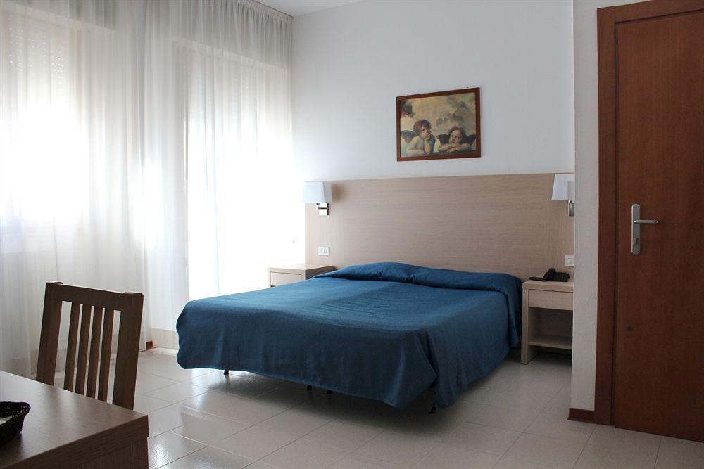 Hotel Caesar เปซาโร ภายนอก รูปภาพ